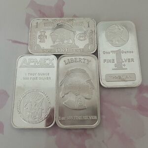 4oz of silver bars. .999 Fine silver